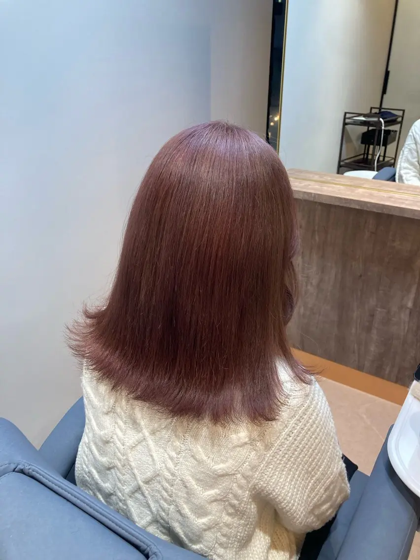 セミロング カラー ベージュカラー ブリーチ ピンクカラー ピンクベージュ ヘアカラー ピンクカラー🎀 米津 美佑のヘアスタイル