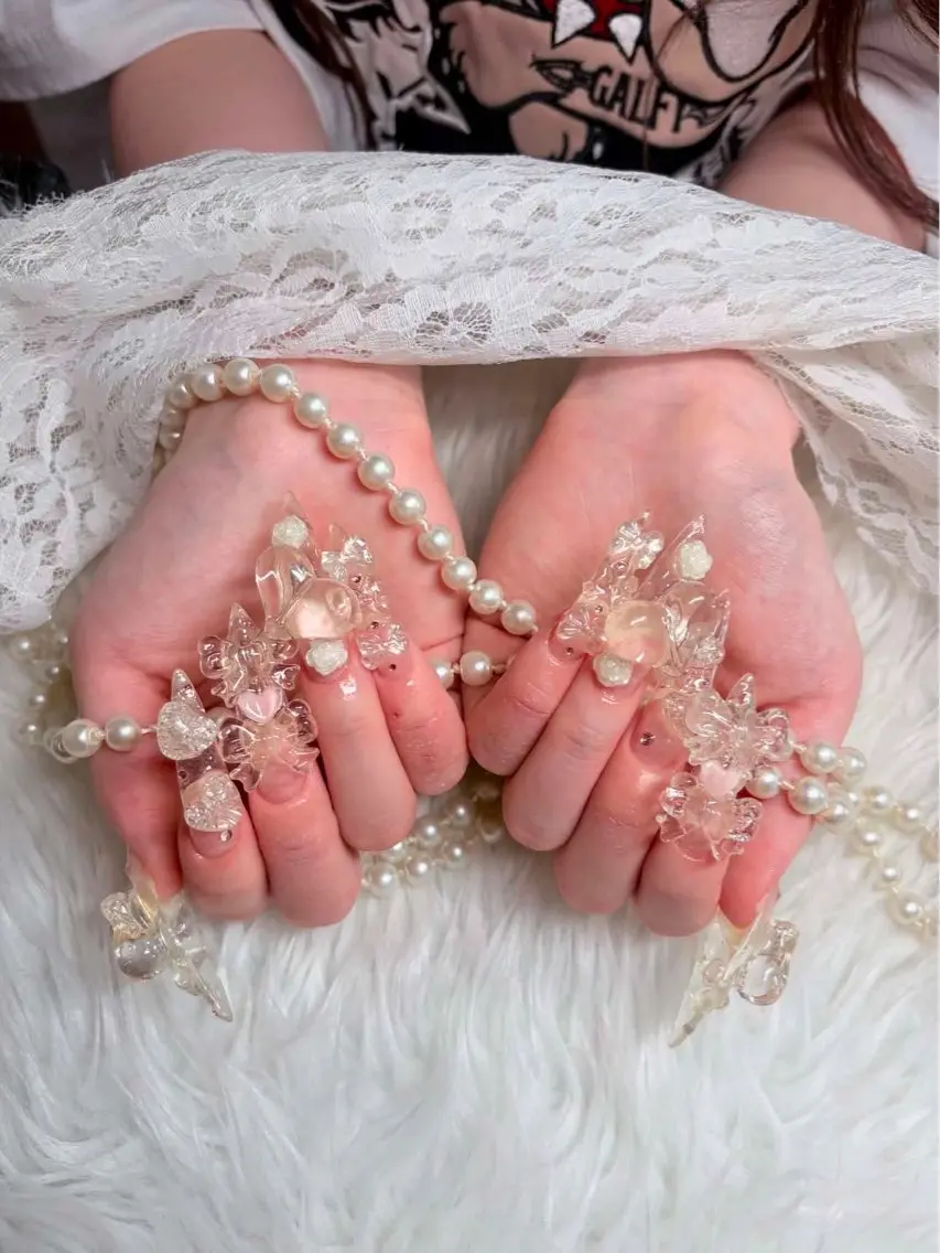 ネイル チークネイル フレンチネイル キラキラネイル 韓国ネイル マグネットネイル ハンドネイル Chibi h.babynailのネイルデザイン