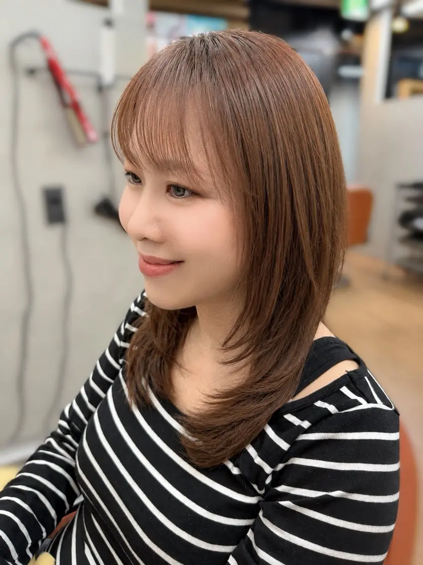 セミロング カラー 顔まわりレイヤー レイヤーカット 柏 康孝のヘアスタイル