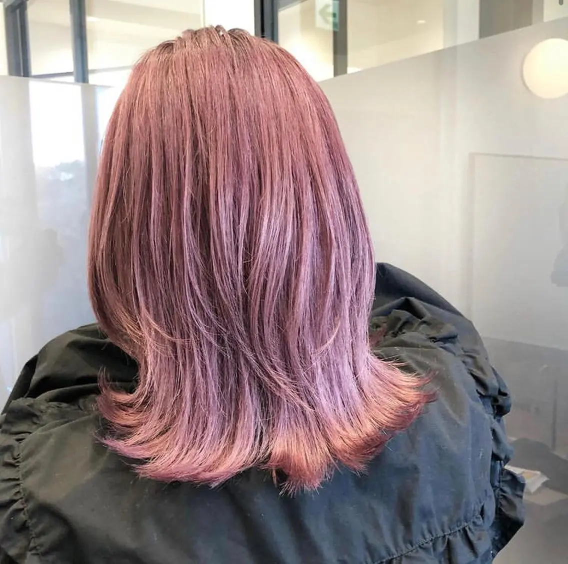 セミロング カラー パーマ ヘアアレンジ メンズ キッズ アイブロウ メンズハイトーン ハイトーンカラー ピンクカラー カット ヘアカラー トリートメント stylist 🌸 kana.のヘアスタイル