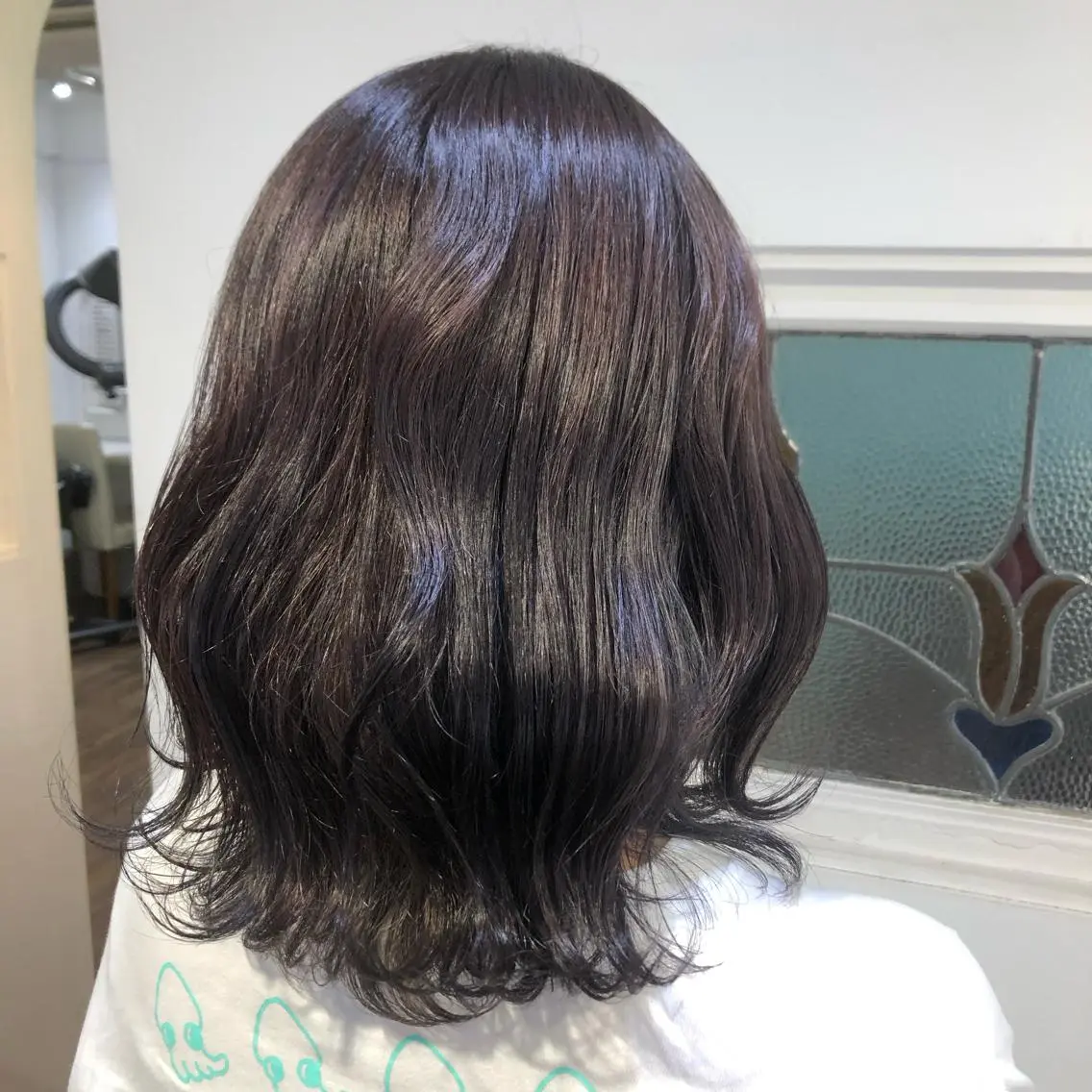 ミディアム カラー アッシュ パープルカラー ヘアカラー トリートメント 横瀬 稀のヘアスタイル