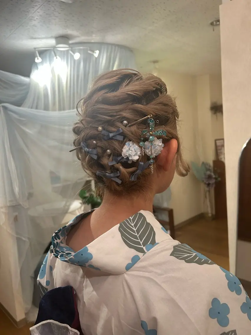 ミディアム 小顔矯正　まつ毛 Komaci篠田敦子のヘアスタイル