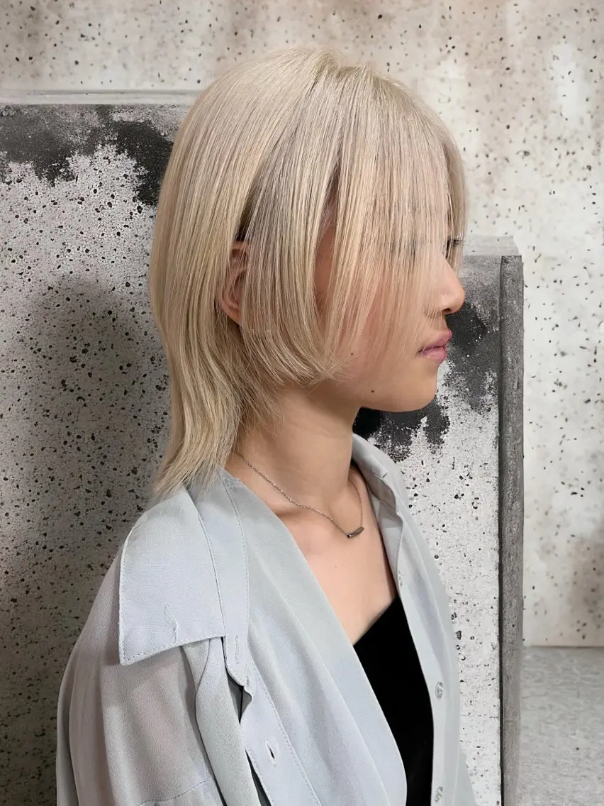 ショート カラー ブロンド ホワイトブロンド ウルフカット 面長/丸顔 小顔レイヤー|橋本のヘアスタイル