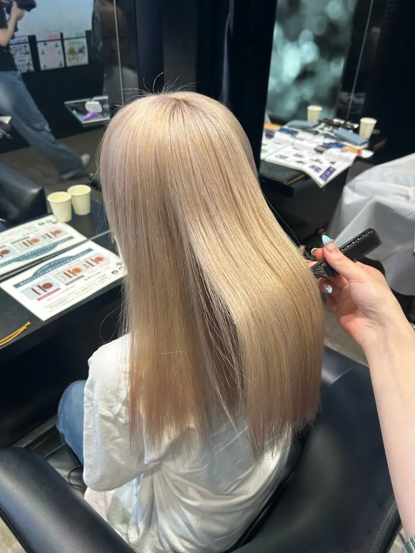 セミロング ヘアカラー トリートメント ishizuka toaのヘアスタイル