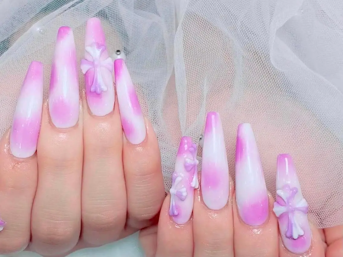ネイル チークネイル 長さ出し ジェルネイル グラデーション 韓国ネイル ハンドネイル Bling Salonのネイルデザイン