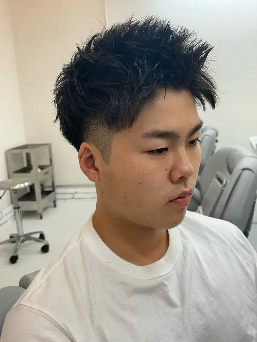ショート メンズ 杉山 友哉のヘアスタイル