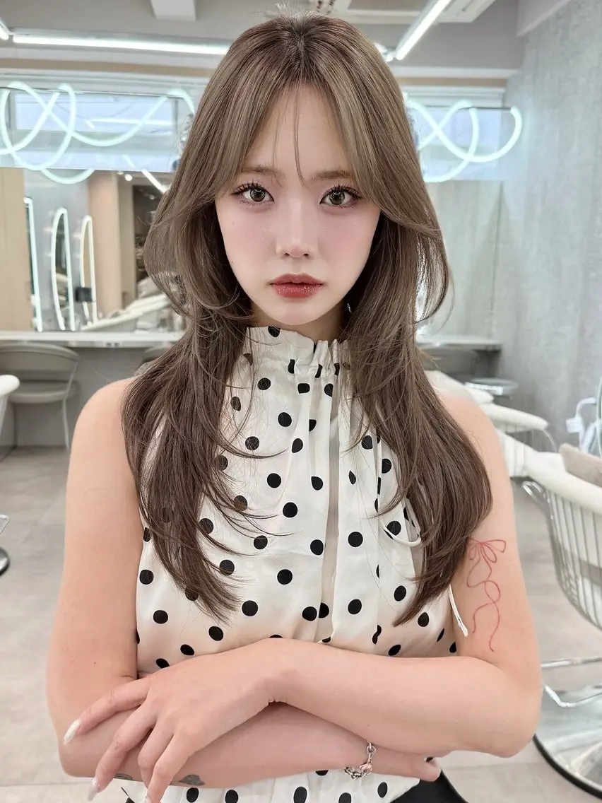 【U24学割❣️】流行りの韓国レイヤーカット＋艶髪トリートメント💖　韓国/レイヤー/ハッシュカットの写真
