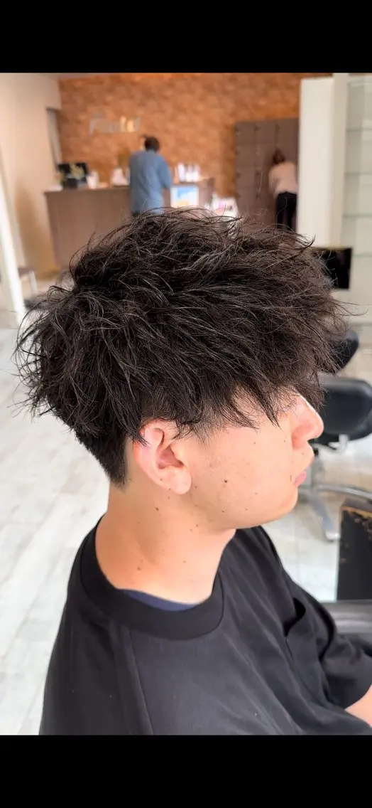 ショート パーマ メンズ メンズパーマ カット ヘアカラー パーマ 青山 祐一朗のヘアスタイル