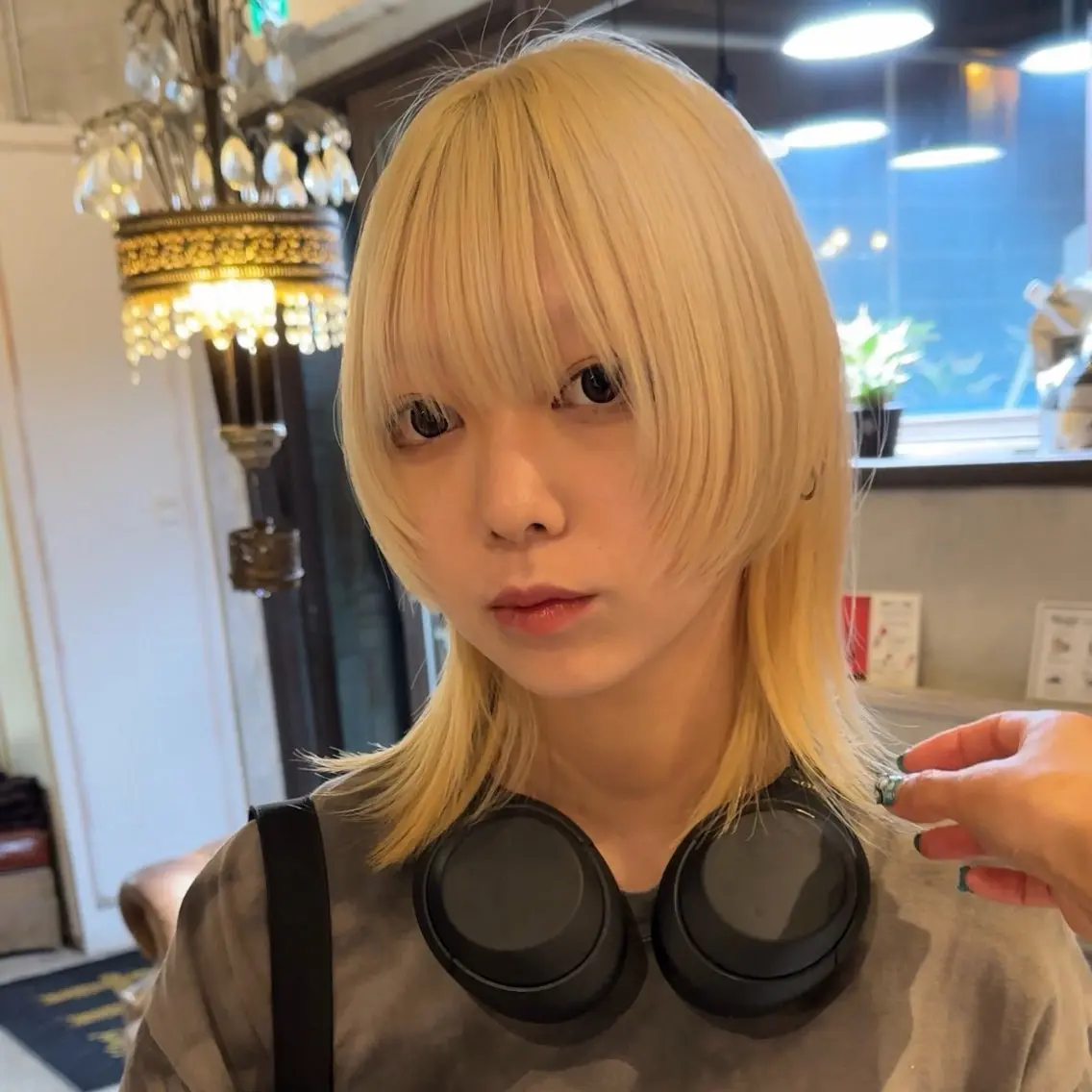 ショート カラー ヘアカラー おしゃれハイトーン 💗AKARIのヘアスタイル