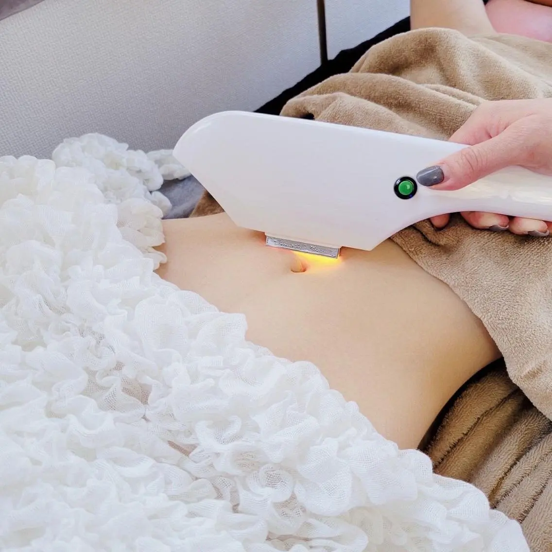 【男女•お腹&ヘソ周り】生えていると嫌がられる部位トップ3!の写真