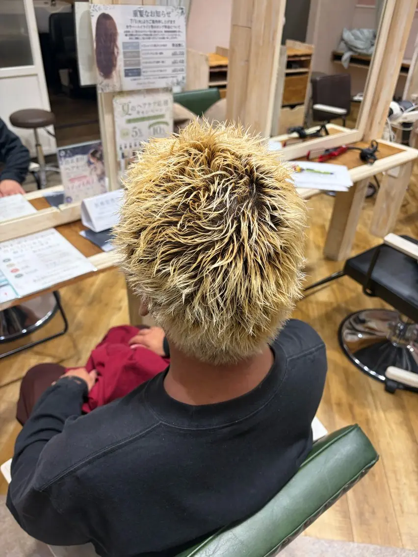 ショート パーマ メンズ カット ヘアカラー パーマ 池本メンズパーマ フェザーパーマのヘアスタイル