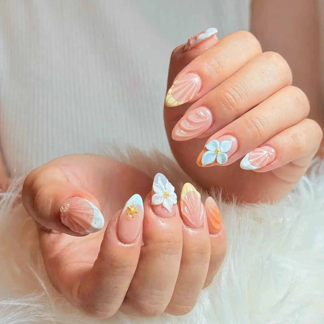 ネイル チークネイル フレンチネイル グラデーション キラキラネイル 韓国ネイル ハンドネイル Risa_ Nailのネイルデザイン