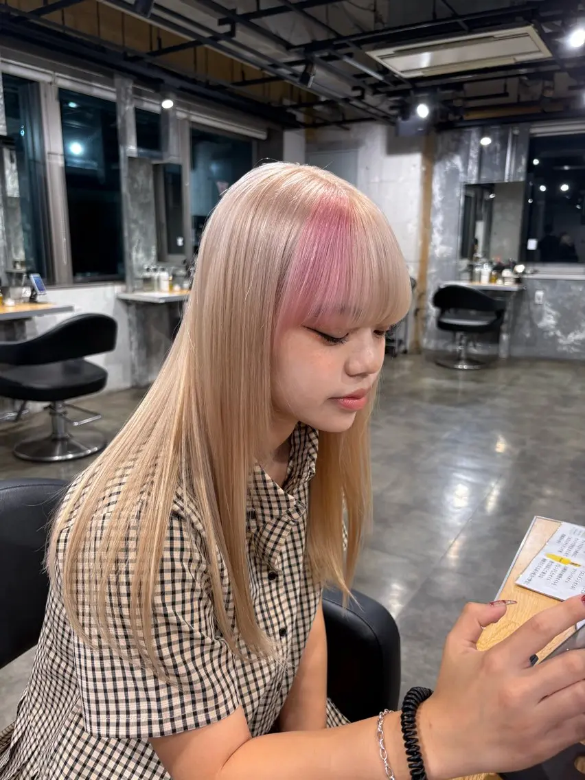 ロング カラー ヘアカラー ハイトーン 横浜💞ミオのヘアスタイル