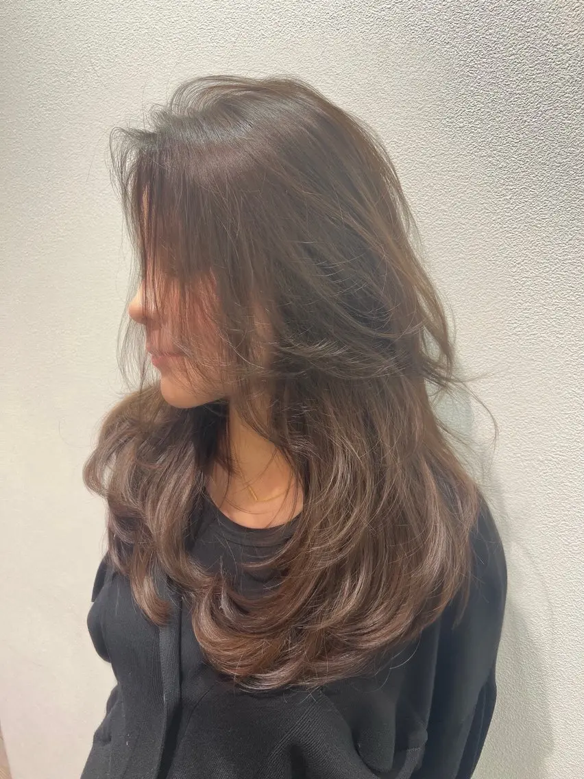 セミロング レイヤーカット カット ヘアカラー トリートメント レイヤーカット 早崎太生のヘアスタイル