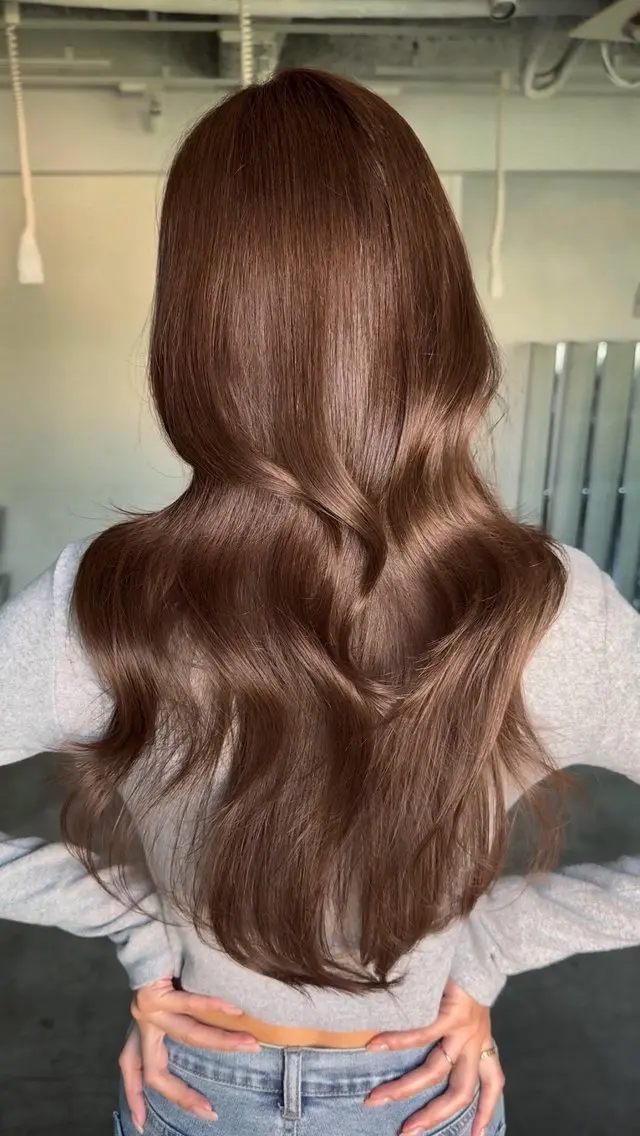 ロング カラー ブリーチ ブラウンカラー 透明感カラー ヘアカラー めいALBUM銀座 透明感･白玉効果🫧のヘアスタイル