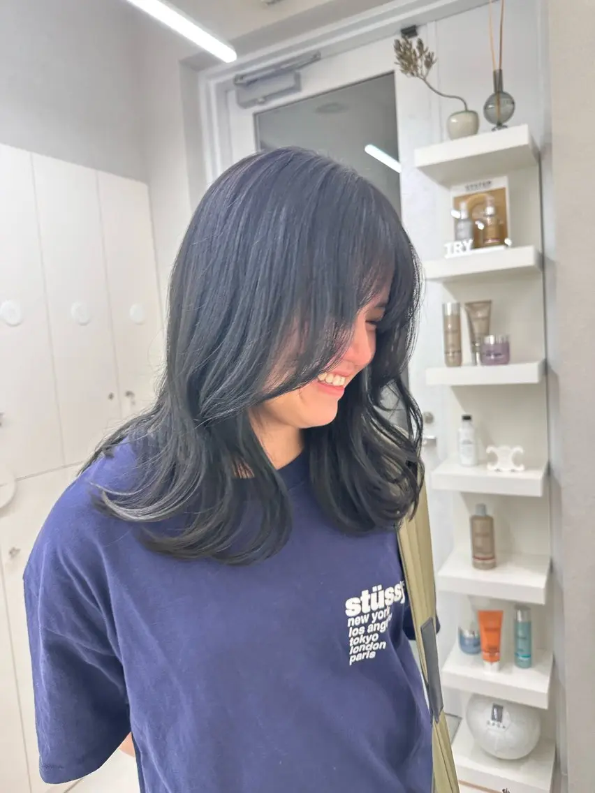 ミディアム ハイトーンボブ Mizuki.のヘアスタイル