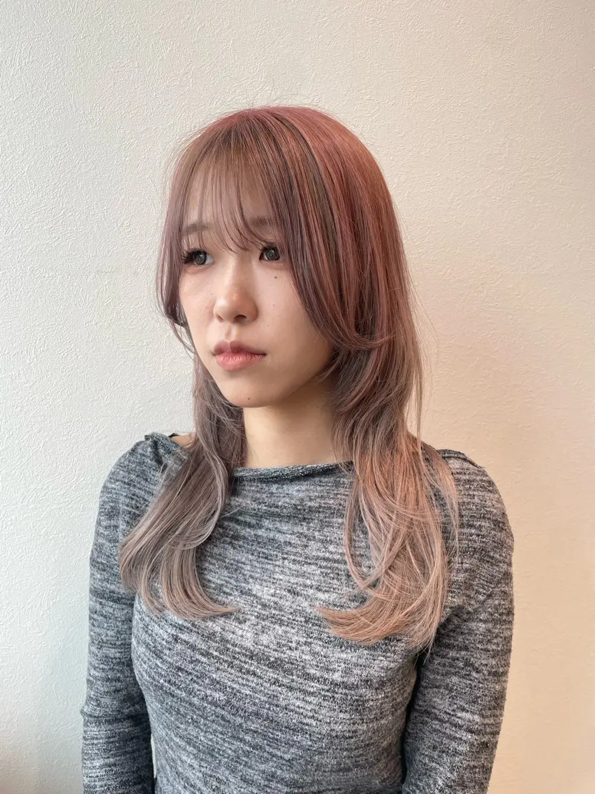 セミロング カラー ブリーチ ピンクカラー ヘアカラー SARA古賀店 かすみ🐬🩵のヘアスタイル