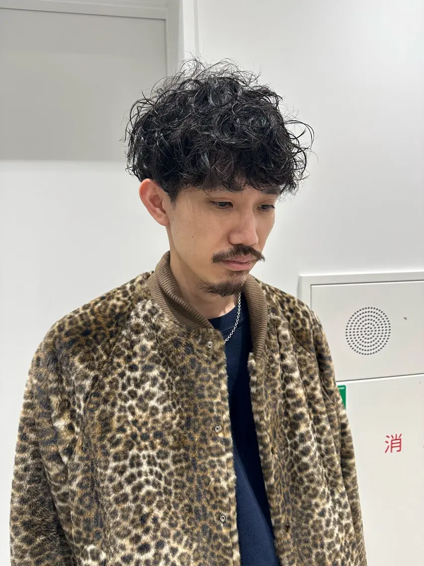 パーマ メンズ メンズパーマ スパイラルパーマ カット パーマ トリートメント 俵 知広のヘアスタイル