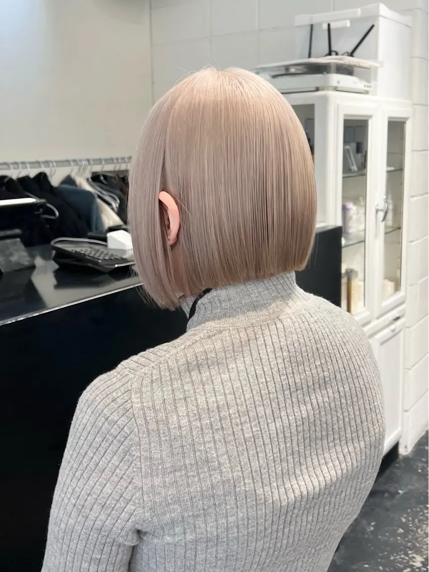 ショート カラー 切りっぱなしボブ ショートボブ アッシュ ベージュカラー ブリーチ カット ヘアカラー トリートメント HARU//原宿🤍 リピート率NO.1のヘアスタイル