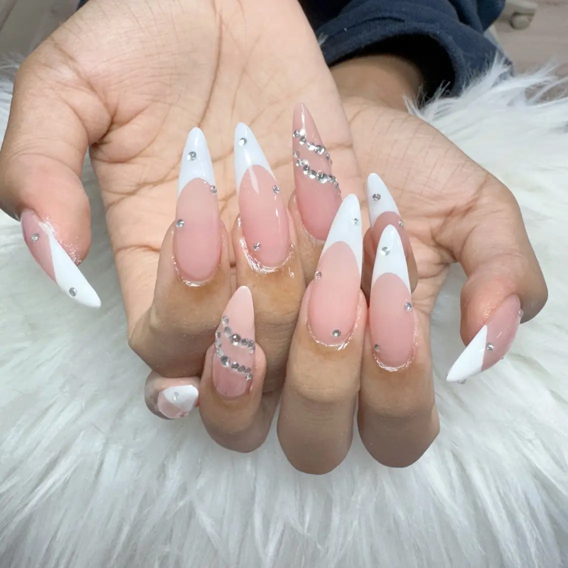 ネイル ハンドネイル 🎀nana🫧 ワンホンネイル🎀のネイルデザイン