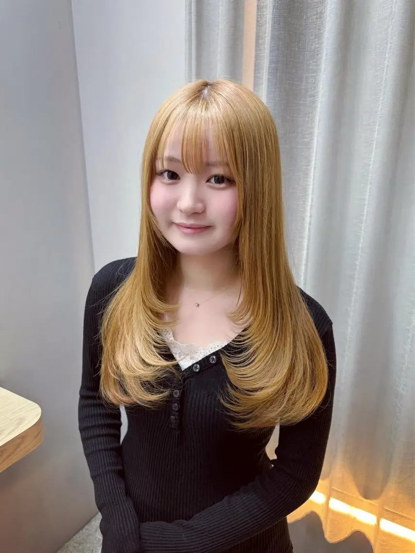 ロング ラベンダーベージュ 顔まわりレイヤー 顔周りカット 韓国風ヘア レイヤーカット ヘアカラー RYOTA レイヤー 中明度カラー/縮毛のヘアスタイル