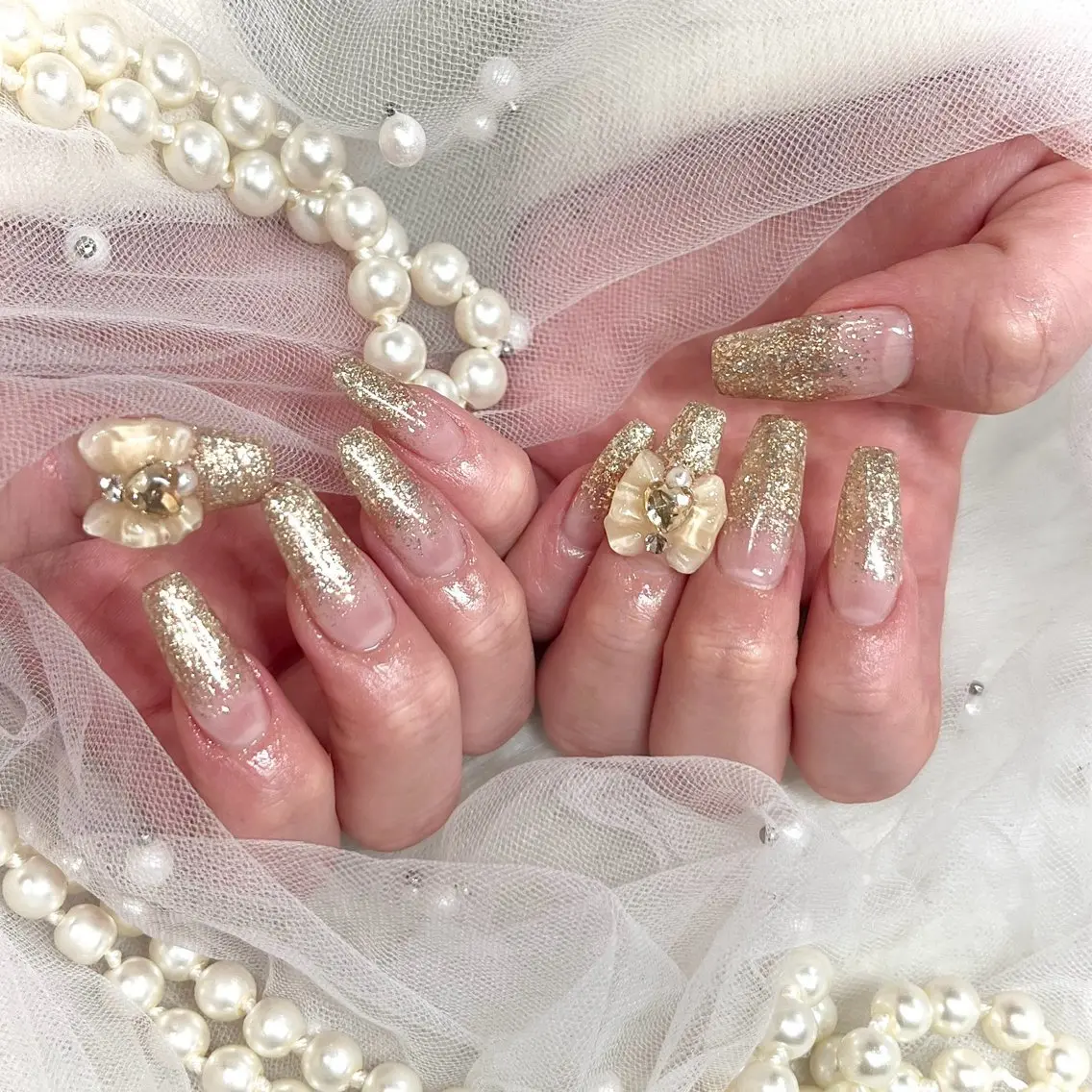 ネイル ゴールド グラデーション キラキラネイル ラメ(グリッター) ラメグラデーション Zir nail🪽 Otohaのネイルデザイン
