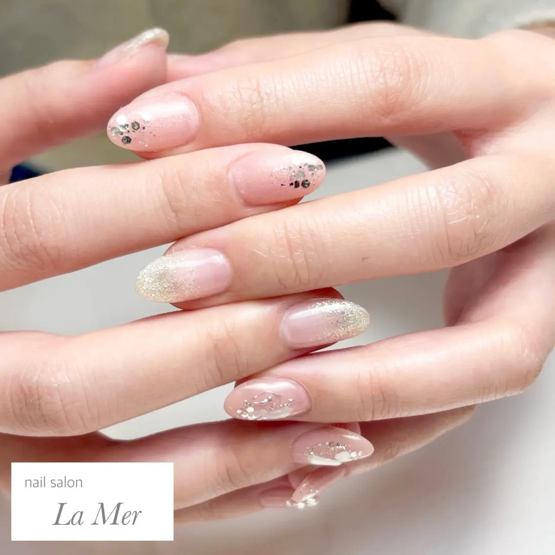 ネイル グラデーション ミラーネイル オフィスネイル ピンク ピンクベージュ ハンドネイル nailsalon La Merのネイルデザイン