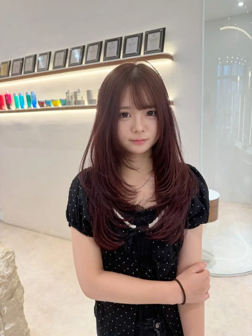 セミロング 韓国風ヘア レイヤーカット カット ヘアカラー トリートメント レイヤー似合わせ 透明感カラーりきやのヘアスタイル