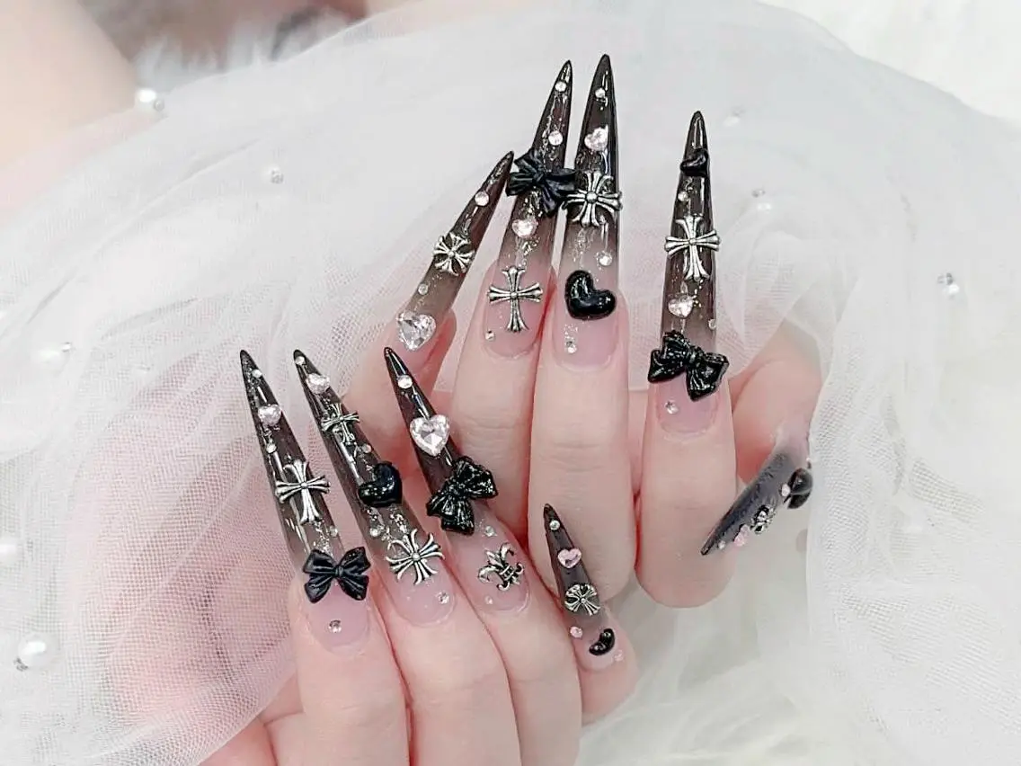 ネイル ロングネイル スーパーロングネイル k.bi nailsalonのネイルデザイン