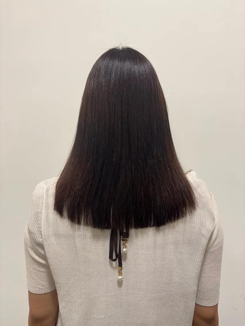 セミロング 酸性ストレート 縮毛矯正 トリートメント 小嶋 咲輝のヘアスタイル
