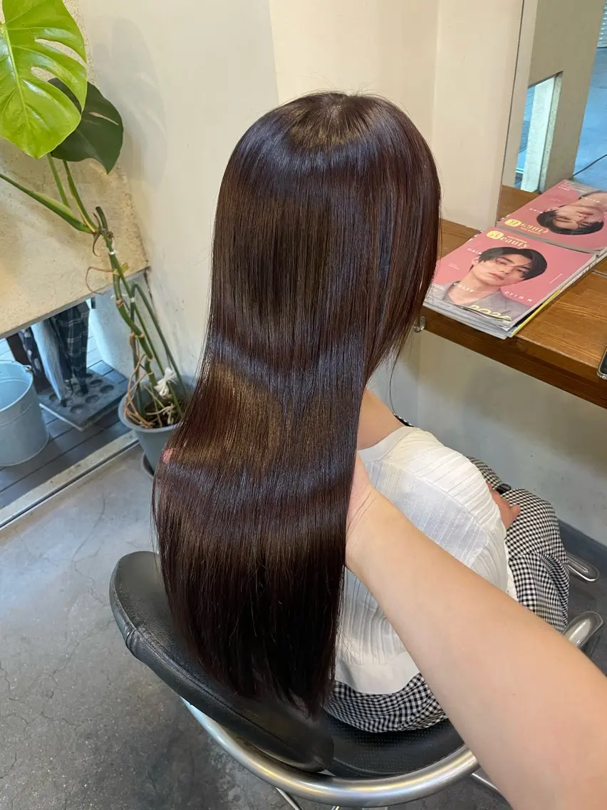 ロング チョコレートブラウン カット ヘアカラー 愛華 【geep】のヘアスタイル