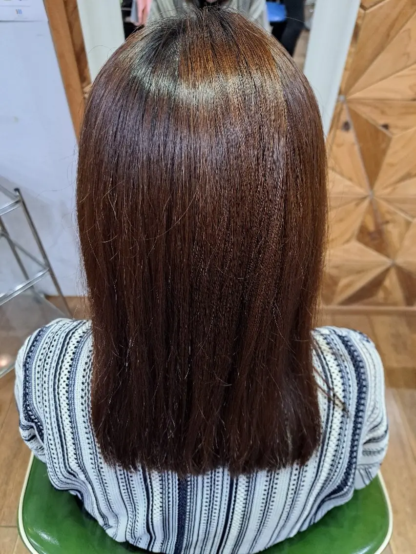 セミロング 縮毛矯正 クボ タのヘアスタイル