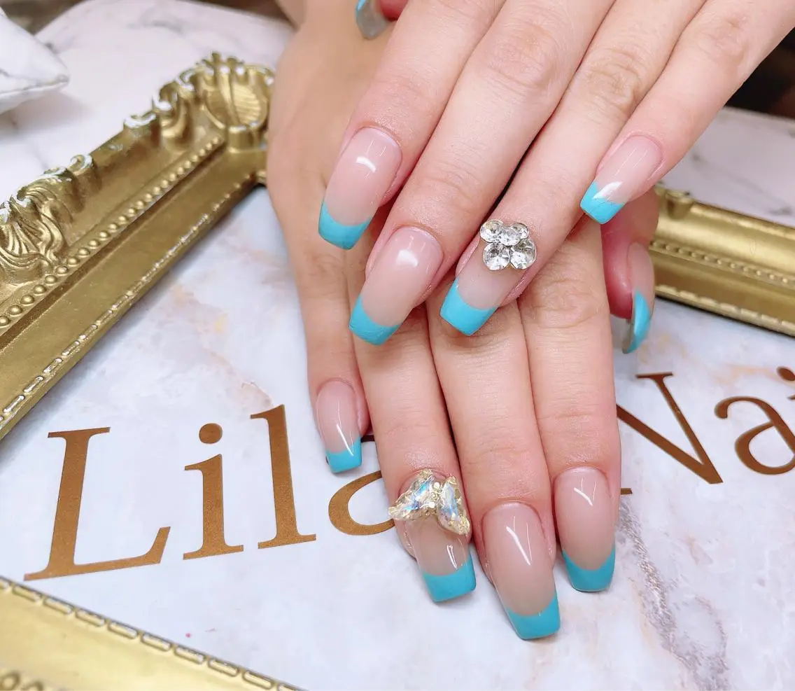ネイル ブルー フレンチネイル ジェルネイル ハードジェル 水色 Lilas Nailのネイルデザイン