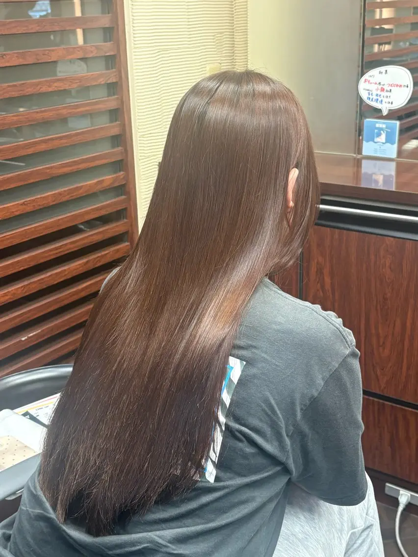 ロング ヘアカラー 細田 舞乃のヘアスタイル