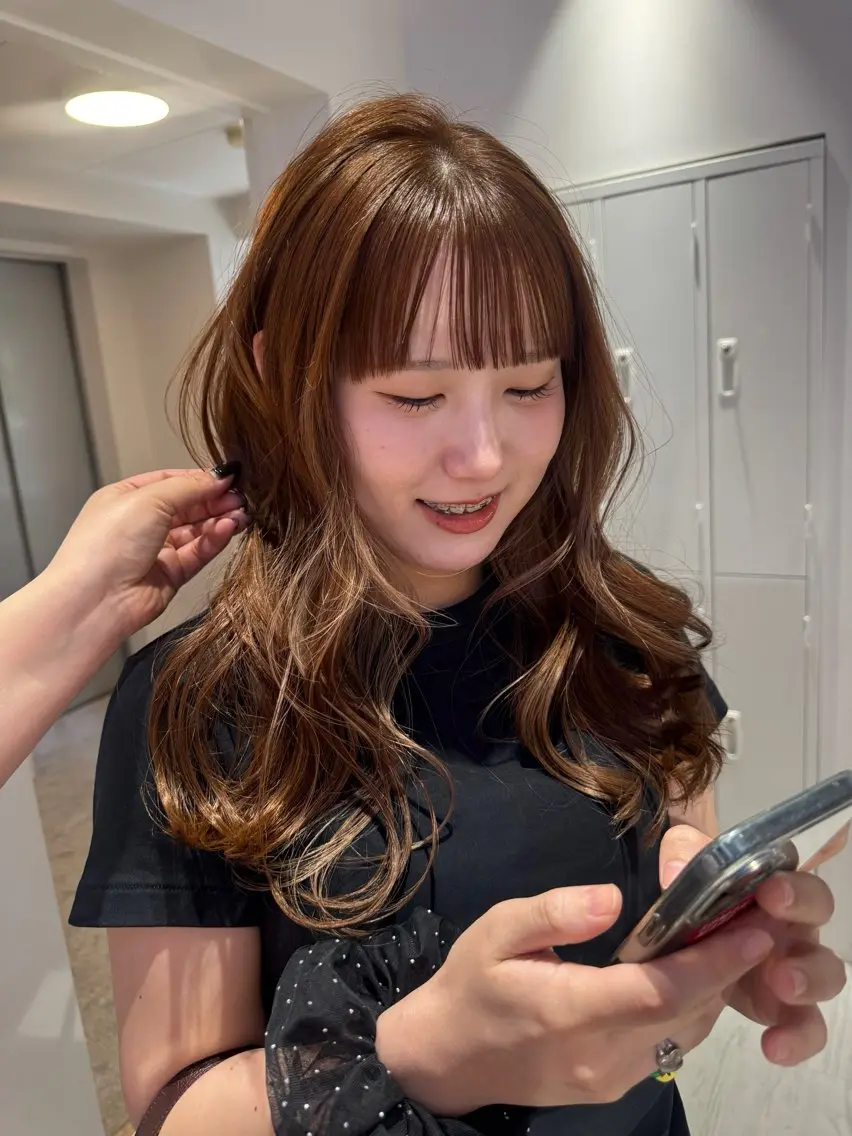 セミロング カラー ブリーチ ダブルカラー ブリーチなしカラー ヘアカラー トリートメント Ami/艶カラー/ レイヤー/ハイトーンのヘアスタイル