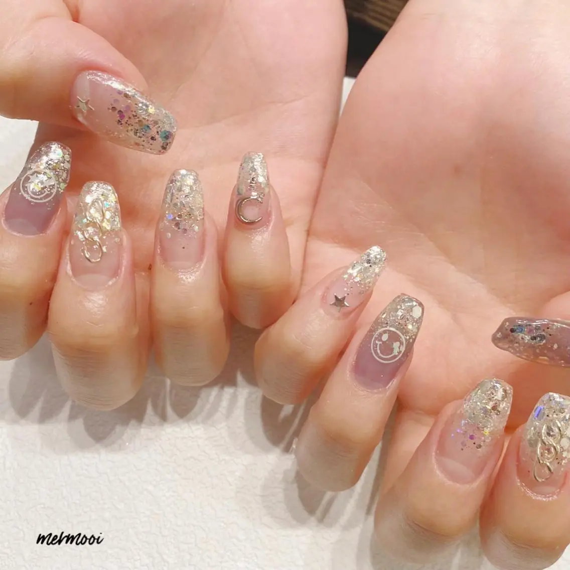 パーマ ネイル キラキラネイル ラメ(グリッター) ロングネイル スカルプネイル シルバー mermooi nailのネイルデザイン