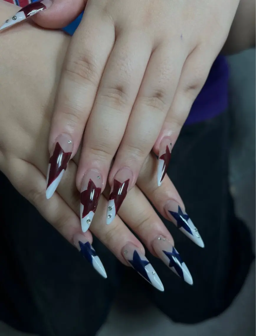 ネイル アートネイル ボルドー グラデーション ネイビー ホワイト ハンドネイル solea nail /sakiのネイルデザイン