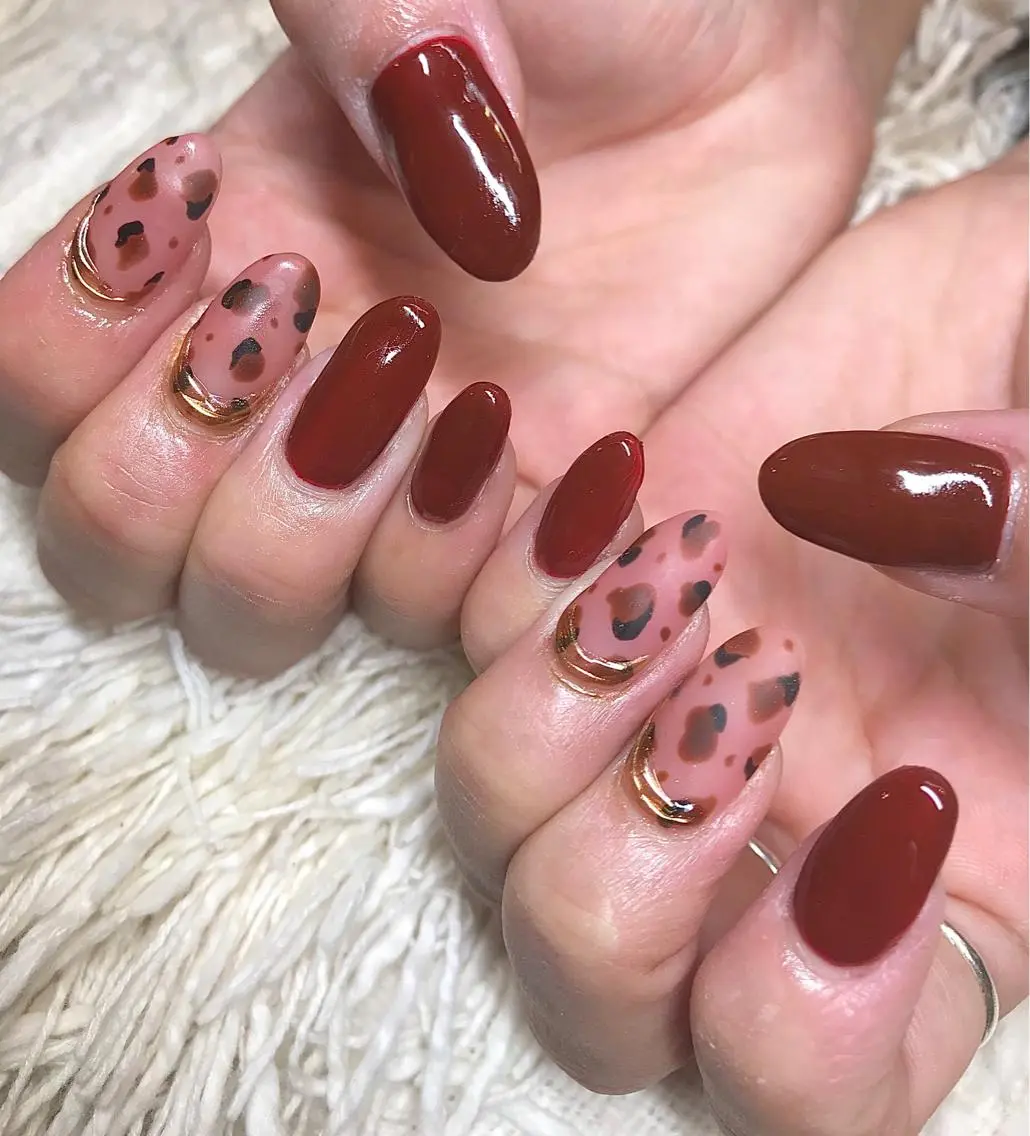 セミロング カラー パーマ ヘアアレンジ メンズ キッズ ネイル マツエク・マツパ アニマル柄 ミラーネイル el. by Aoのネイルデザイン