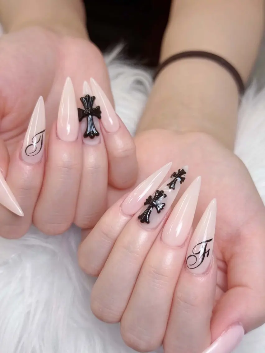 ネイル チークネイル ドット フレンチネイル グラデーション 韓国ネイル Lisa Nail Salonのネイルデザイン