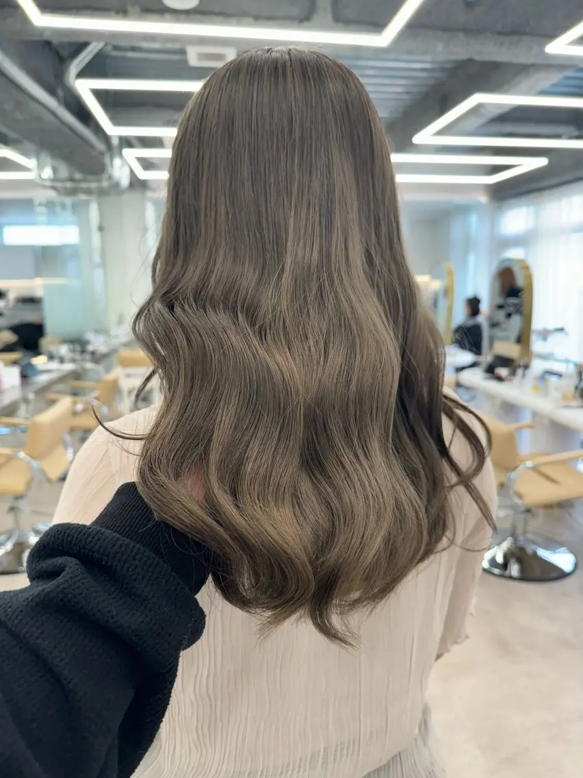 ミディアム ヘアカラー トリートメント ✨ブリーチ/顔周り レイヤー¦YUKA✨のヘアスタイル