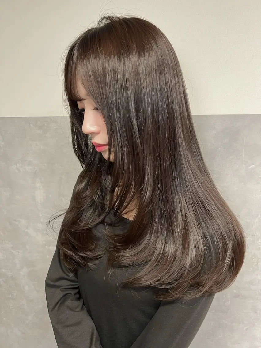 ロング カラー 黒髪 ブリーチ 透明感カラー 顔周りカット レイヤーカット ヘアカラー トリートメント 透明感/レイヤー 🇰🇷tomonaのヘアスタイル