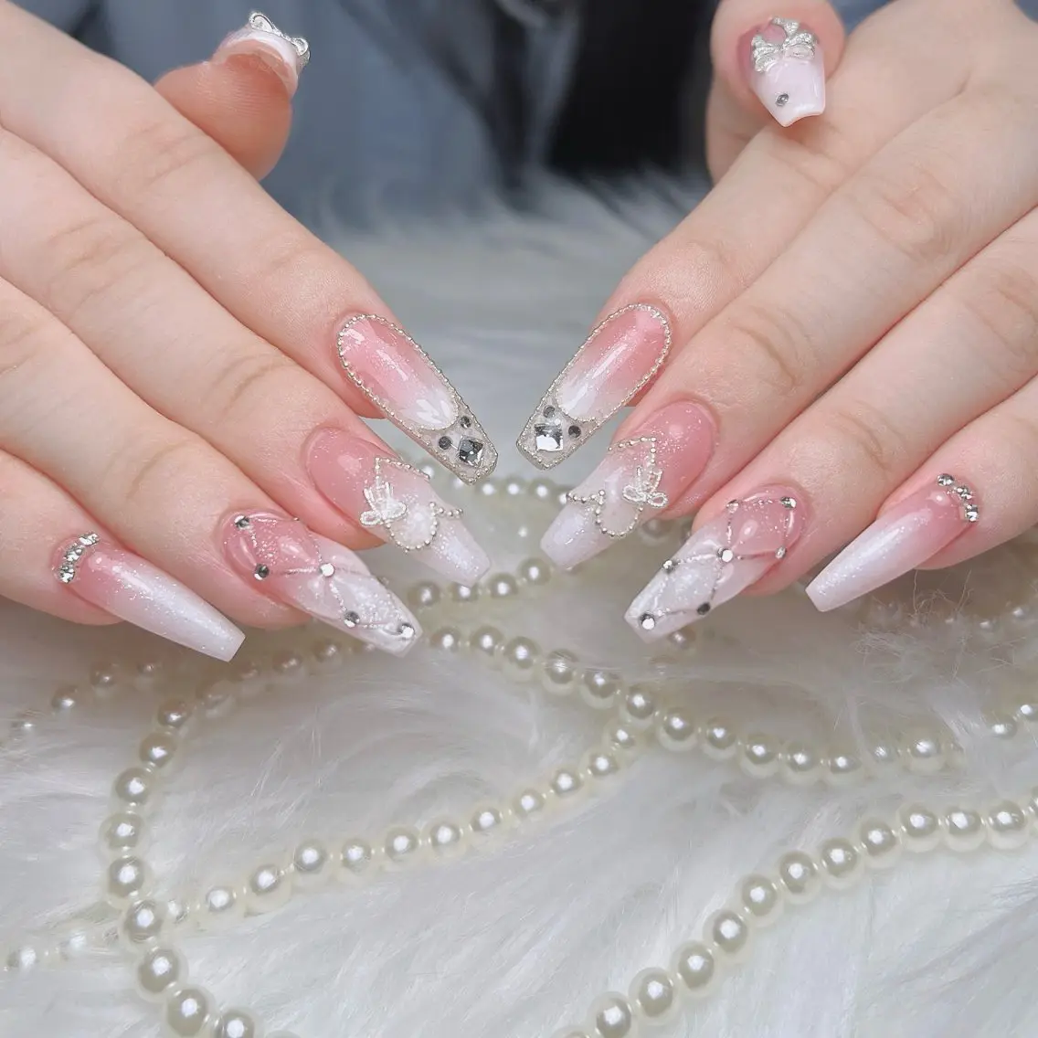 ネイル オーロラネイル ボルドー ブラウン 氷ネイル・うるうるネイル キラキラネイル ハンドネイル Sora  Nail 長さ出し専門店のネイルデザイン