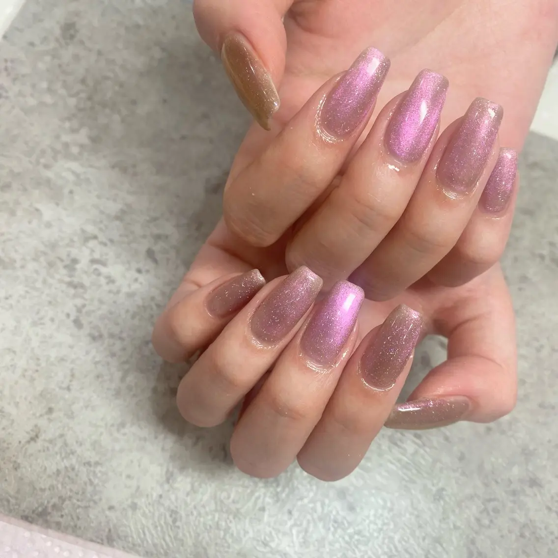 ネイル オーロラネイル マグネットネイル ピンク nailst MIKUのネイルデザイン