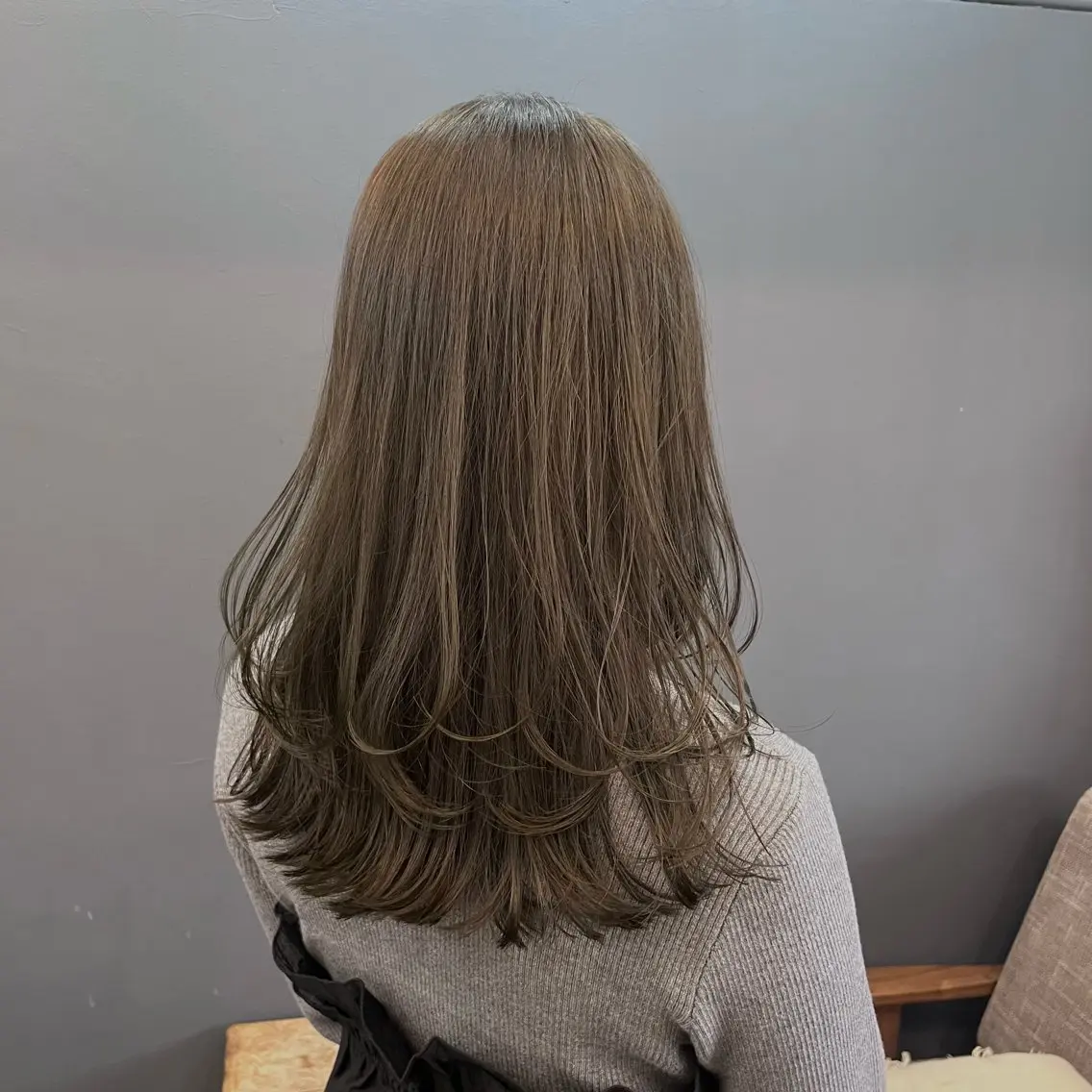 セミロング カラー カット ヘアカラー トリートメント 暗髪とオリーブ🌿 渡辺拓人のヘアスタイル