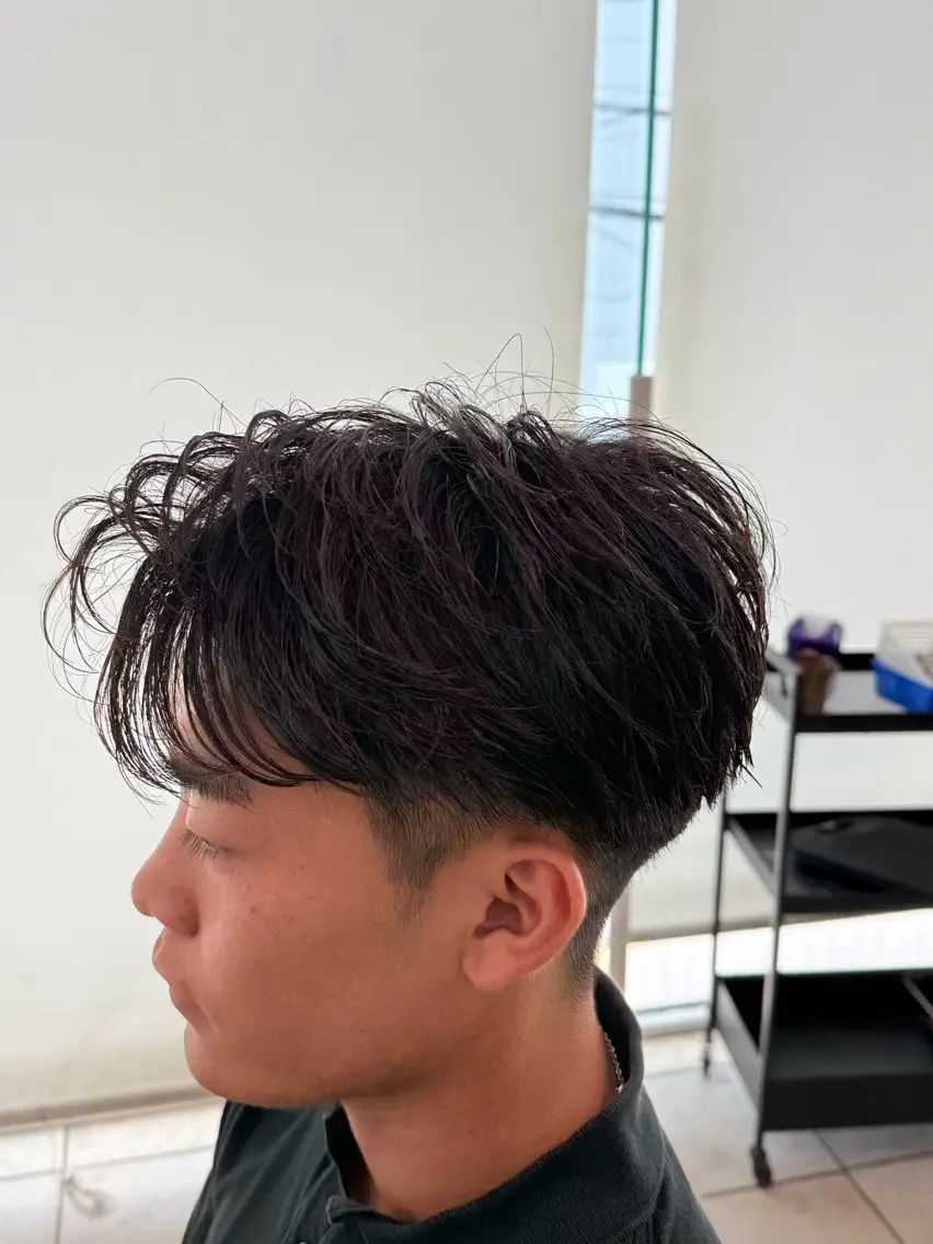 ショート パーマ ヘアアレンジ メンズ メンズ韓国風 メンズパーマ 韓国風ヘア 縮毛矯正 カット 縮毛矯正 Kouki 曲がる縮毛矯正のヘアスタイル