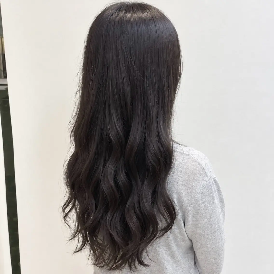 ロング 村下 莉央のヘアスタイル
