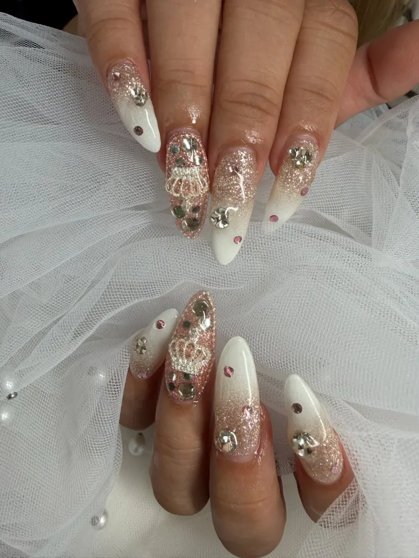 セミロング ハンドネイル Nailsalon PiPiのネイルデザイン