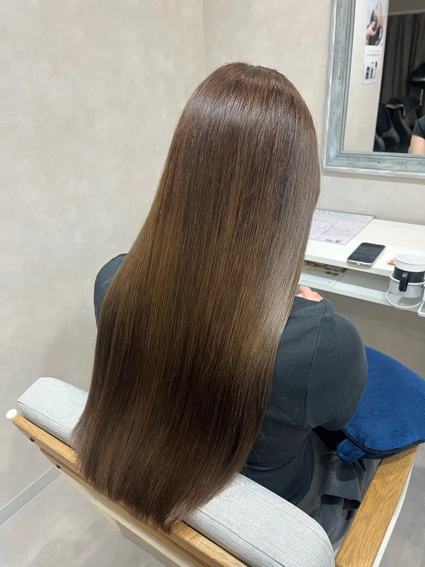 ロング カット ヘアカラー トリートメント 森 愛友のヘアスタイル