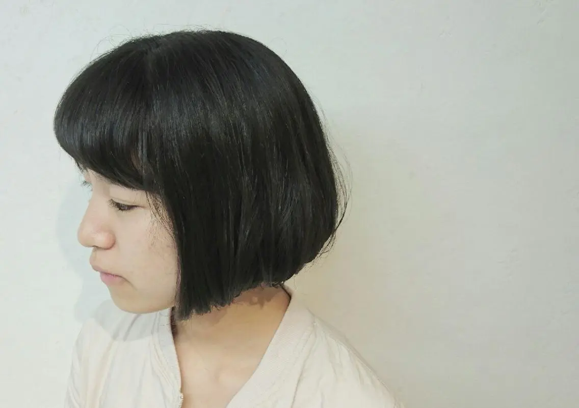 ショート ボブ 透明感ハイライト◎ 伊藤夏海のヘアスタイル