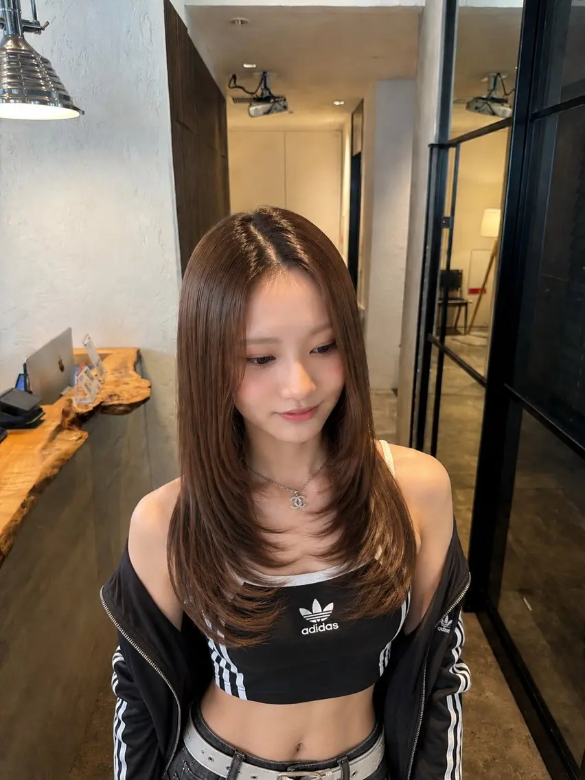 ロング カラー 韓国風ヘア レイヤーカット ヘアカラー 渋谷/切りっぱなし レイヤー/ブリーチのヘアスタイル